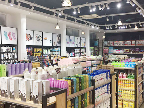 百货码头店内展示